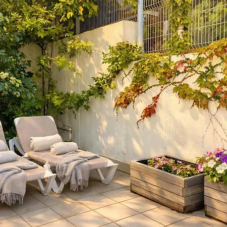 Tranquil Duplex Sitges, Sea Views, Private Parking, Terrace アパート *