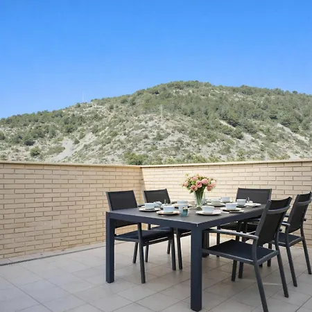 アパート Tranquil Duplex Sitges, Sea Views, Private Parking, Terrace *