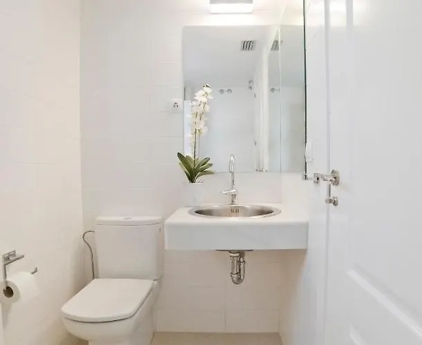 アパート Tranquil Duplex Sitges, Sea Views, Private Parking, Terrace *