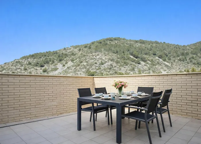 アパート Tranquil Duplex Sitges, Sea Views, Private Parking, Terrace *