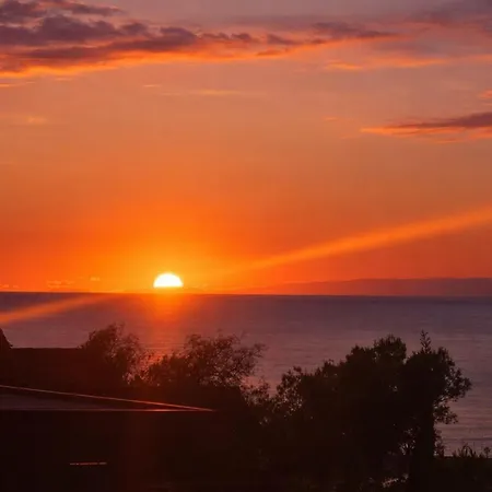 Tranquil Duplex Sitges, Sea Views, Private Parking, Terrace 公寓 锡切斯