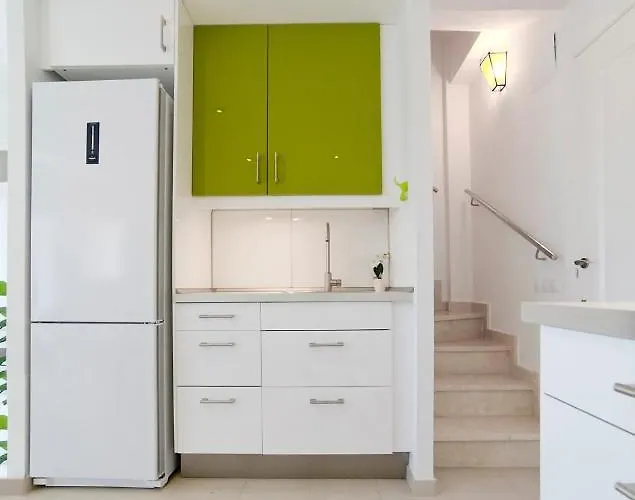 公寓 Tranquil Duplex Sitges, Sea Views, Private Parking, Terrace 锡切斯