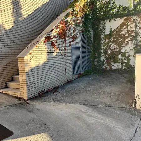 Tranquil Duplex Sitges, Sea Views, Private Parking, Terrace シッチェス