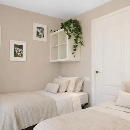 アパート Tranquil Duplex Sitges, Sea Views, Private Parking, Terrace シッチェス